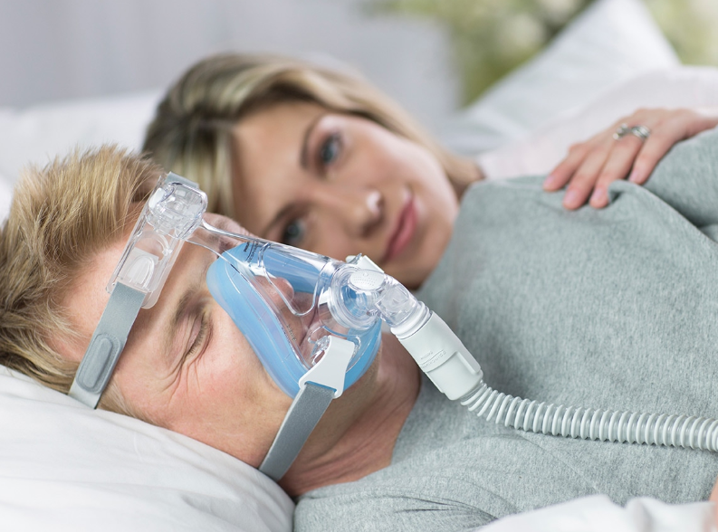 Système complet de protection faciale Respironics Amara avec harnais et coussin en gel