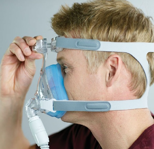 Système complet de protection faciale Respironics Amara avec harnais et coussin en gel