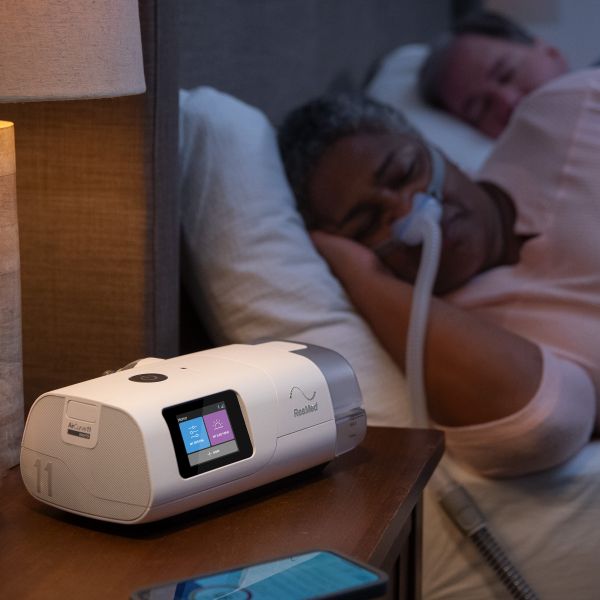 ResMed AirCurve™ 11 VAuto avec tubulure chauffante HumidAir 11 et Climate Line 11